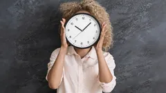 Warum vergeht die Zeit mit zunehmendem Alter schneller? Psychologen geben eine Antwort